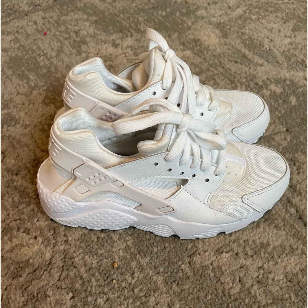 Kids sized 4years Nike Huarache. Worn once. Excellent condition